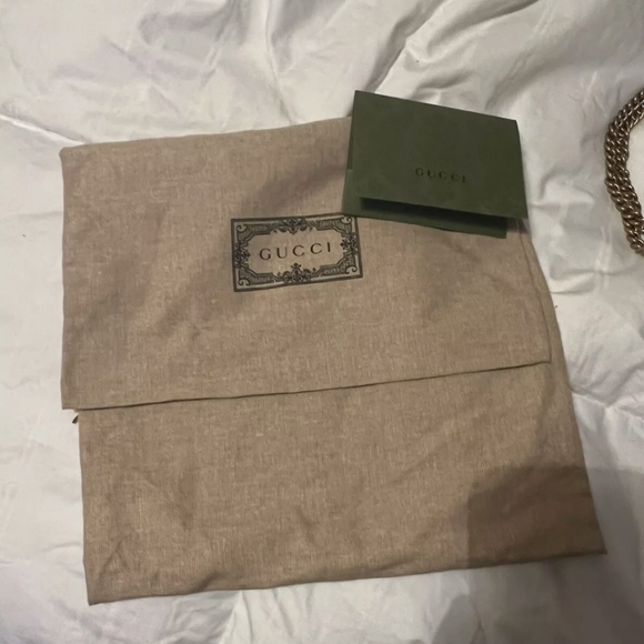 GUCCI Gg Marmont Chain Shoulder Bag - Picture 2 of 2